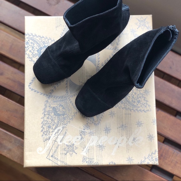Free People Black Suede Platform Booties 7 - Picture 6 of 6